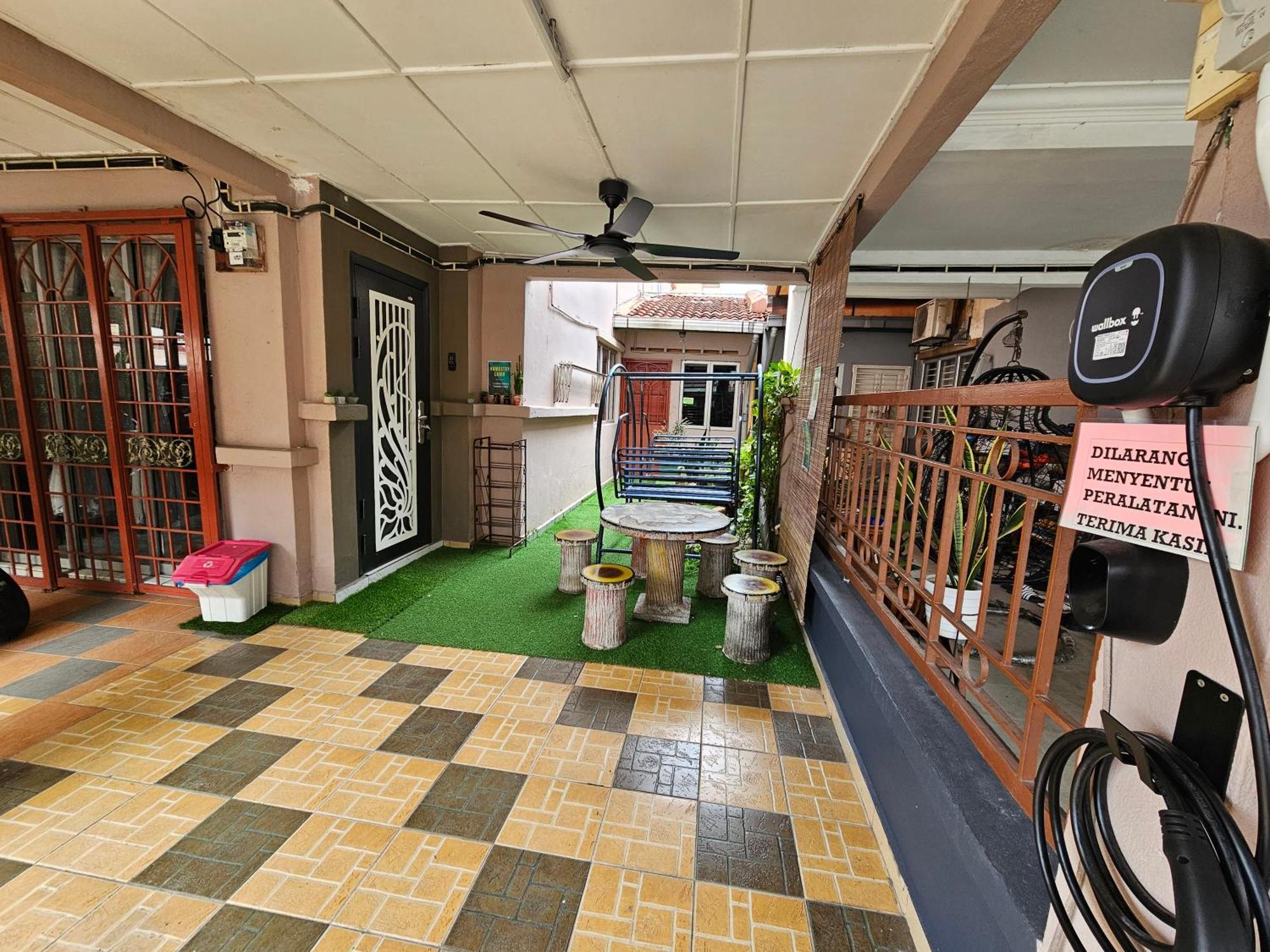 Homestay Lanik Saujana Utama 2 Sungai Buloh Exterior photo