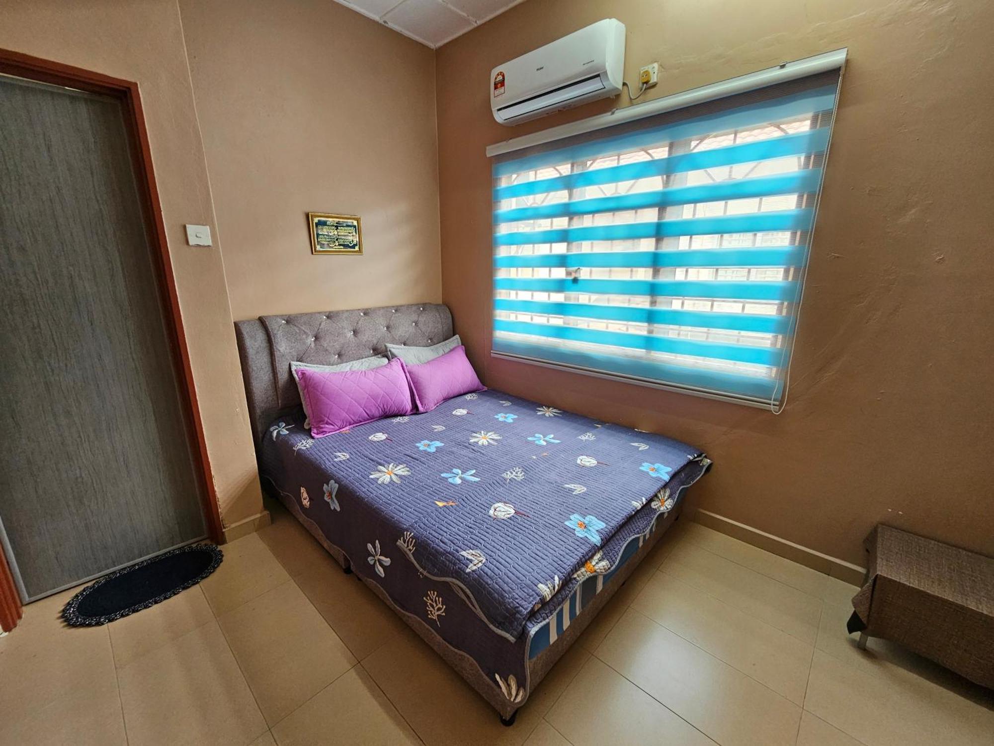 Homestay Lanik Saujana Utama 2 Sungai Buloh Exterior photo