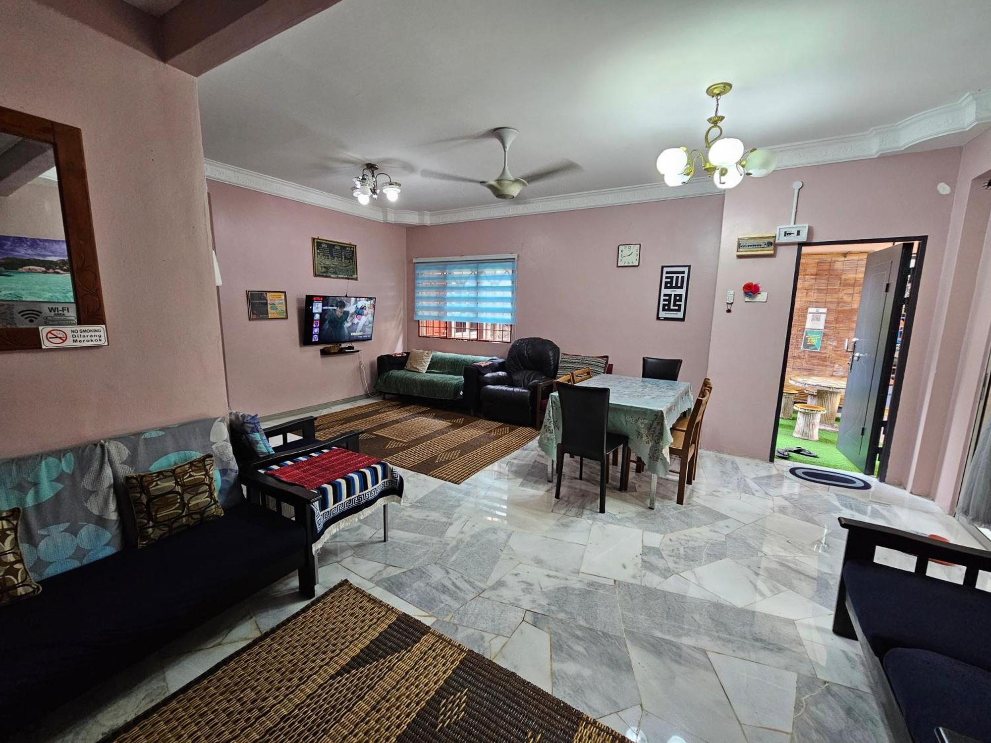 Homestay Lanik Saujana Utama 2 Sungai Buloh Exterior photo