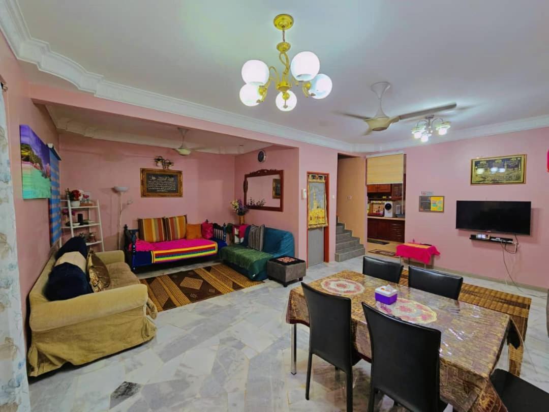 Homestay Lanik Saujana Utama 2 Sungai Buloh Exterior photo